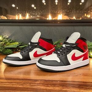 Women's Air Jordan 1 Mid (NWOT)